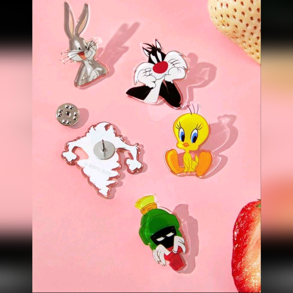 Reserved * Looney Tunes Character Pins Set - Picture 2 of 3